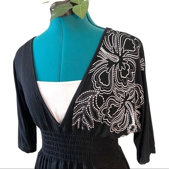 Black Floral Hawaiian Maxi Dress Womens Small White Flowers Cover-up - Picture 3 of 11